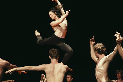 Leerlingen Dans en Muzikale Vorming (volwassenen) bezoeken samen de balletvoorstelling 'Bolero' door het Ballet Vlaanderen in de Stadsschouwburg Antwerpen. We vertrekken met de bus aan de Kunstacademie Neerpelt.
Inschrijven voor deze uitstap kan via de link onderaan.