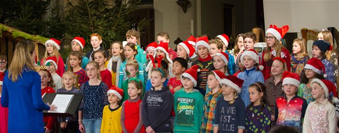 Kunstacademie brengt kerst in Neerpelt...