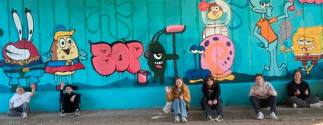Jongerenatelier graffiti pimpt brug in Pelt