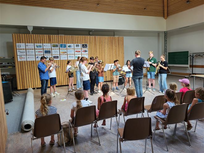 Fanfare op bezoek