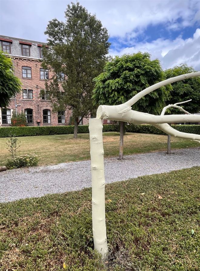 Noord-Limburgse kunst in Sacred Garden St.-Truiden