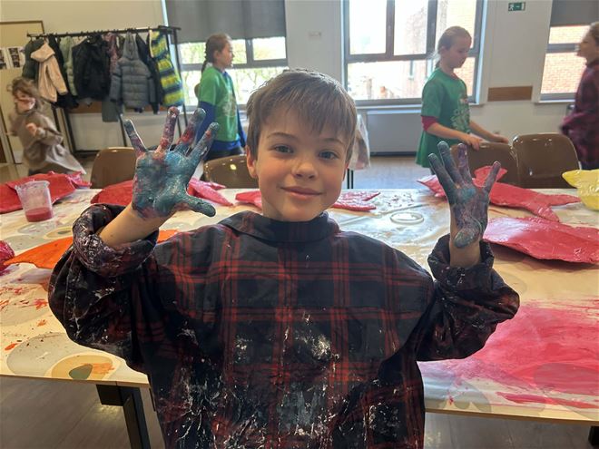 Dolle pret met papier maché en verf