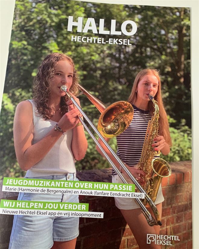 Marie en Anouk op de cover van Hallo Hechtel-Eksel